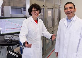 Εμβόλιο Pfizer: To ζευγάρι των Γερμανών επιστημόνων πίσω από την προσπάθεια