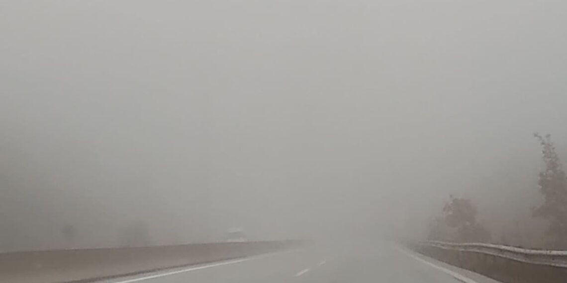 Πυκνή ομίχλη αυτή την ώρα στον δρόμο Κοζάνη- Πτολεμαΐδα (φώτο-βίντεο)