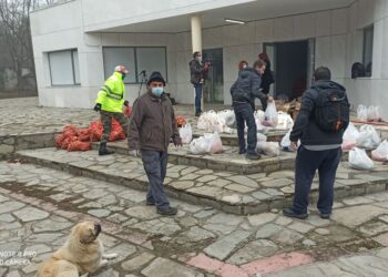 Δήμος Εορδαίας: Με τη μέθοδο drive through και όλα τα απαραίτητα μέτρα προστασίας η διανομή στους δικαιούχους των τροφίμων δωρεά του Ομίλου Χρηστίδη (φωτό-βίντεο)