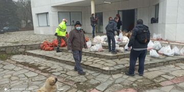 Δήμος Εορδαίας: Με τη μέθοδο drive through και όλα τα απαραίτητα μέτρα προστασίας η διανομή στους δικαιούχους των τροφίμων δωρεά του Ομίλου Χρηστίδη (φωτό-βίντεο)