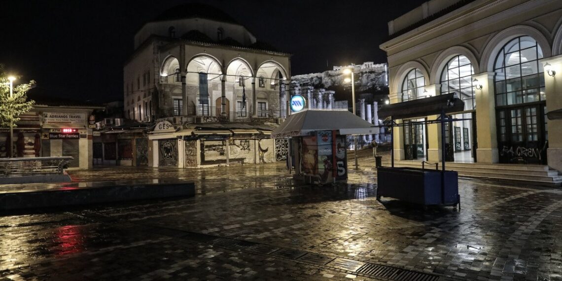 Και επίσημα έως εννέα άτομα το γιορτινό τραπέζι, ανοιχτά από τις 7 τα σούπερ μάρκετ, ανατροπή με τις εκκλησίες
