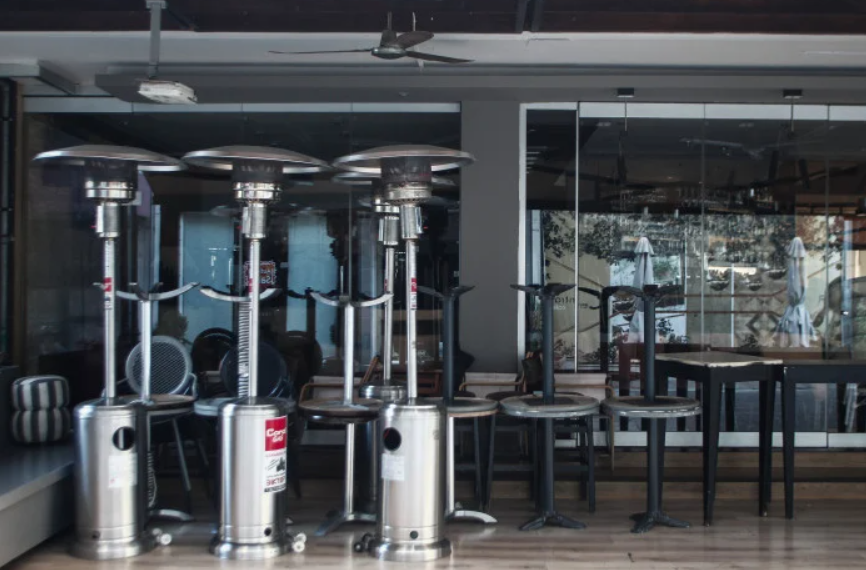 Έως 5000 ευρώ στους επιχειρηματίες εστίασης για προμήθεια θερμαντικών σωμάτων