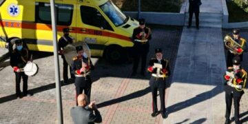 Τα κάλαντα στο ΕΚΑΒ Κοζάνης από την ΠΑΝΔΩΡΑ