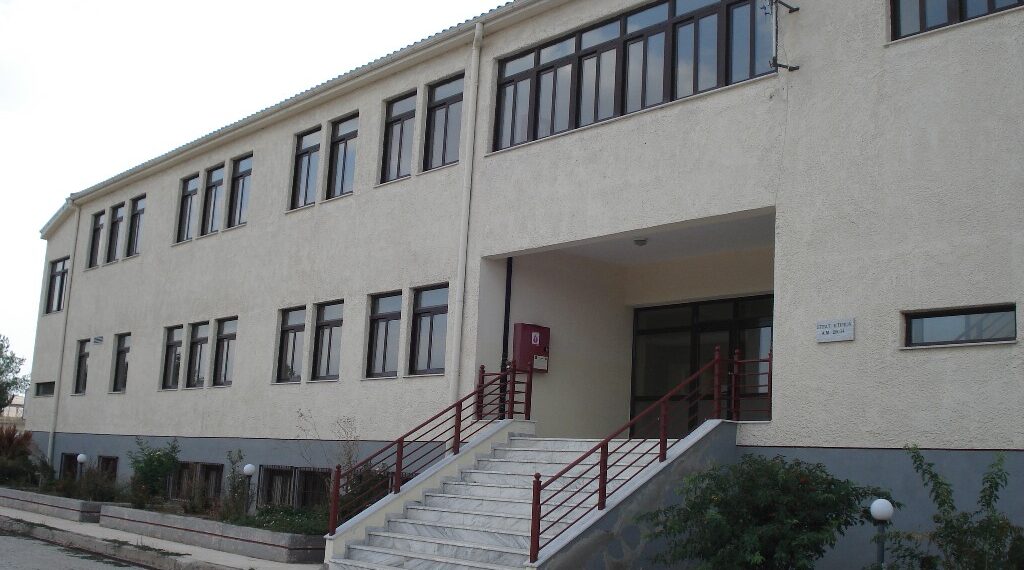 Δώδεκα κρούσματα κορωνοϊού στο στρατόπεδο του Μαυροδεντρίου