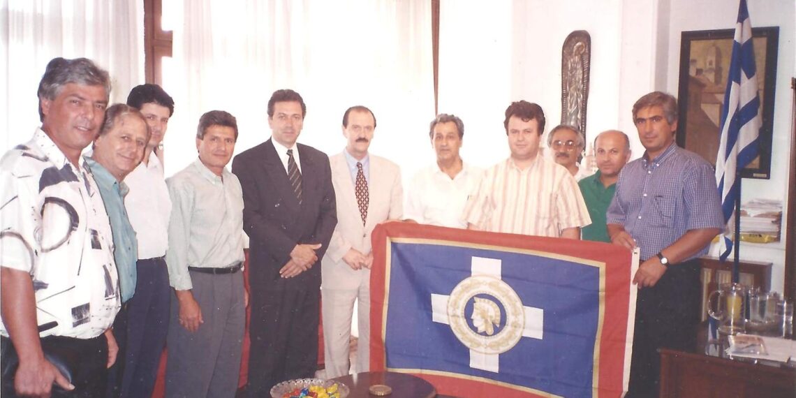 Ο Δήμαρχος της Αθήνας και πρόεδρος της Κεντρικής Ένωσης Δήμων και Κοινοτήτων Ελλάδος (ΚΕΔΚΕ), Αβραμόπουλος Δημήτρης, στην Πτολεμαϊδα το 1995– Από τη στήλη του κ. Γ. Καζαντζή στον Παλμό 30/12/2020