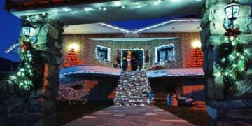 Το πιο εντυπωσιακά στολισμένο σπίτι, στον Αετό του Δήμου Αμυνταίου