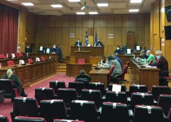 Κοζάνη: Ξεκίνησε η σύσκεψη φορέων με τον πρόεδρο του ΕΟΔΥ Π. Αρκουμανέα – Που απέδωσε την αύξηση κρουσμάτων τοπικά, τι είπε για την ιχνηλάτηση και τη συνεργασία με τους δήμους-VIDEO