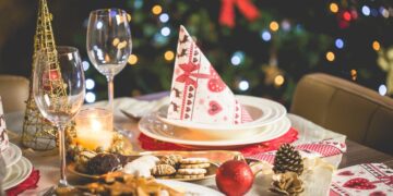 Κορονοϊός: Μέχρι 9 άτομα στα οικογενειακά τραπέζια τα Χριστούγεννα