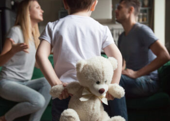 Ερχεται νομοσχέδιο-σταθμός για τα διαζύγια: Οι 5 αλλαγές που εξετάζονται για την επιμέλεια των παιδιών