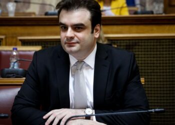 Πιερρακάκης: Τι χαρτί θα δείχνουν οι πολίτες για να εμβολιαστούν – Πώς θα κλείνουν ραντεβού