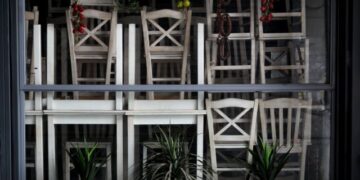 Μητσοτάκης : Μειώνεται κατά 80% το ενοίκιο των πληττόμενων επιχειρήσεων