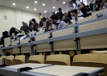 Τέλος στους αιώνιους φοιτητές: Μπαίνει ανώτατο όριο φοίτησης στα ΑΕΙ