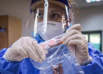 Κορωνοϊός -Δημόπουλος: 5+2 στοιχεία που γνωρίζουμε για τη θεραπεία 10 μήνες μετά το ξέσπασμα του ιού