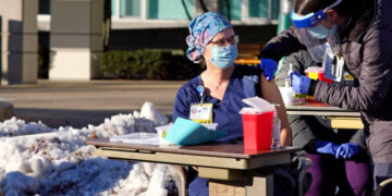 Αυτοί θα είναι οι πρώτοι δύο που θα εμβολιαστούν στην Ελλάδα – Το αποκάλυψε ο Κ. Μητσοτάκης