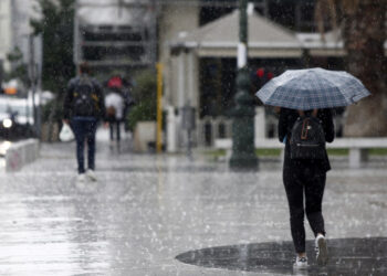 Καιρός: Ραγδαία επιδείνωση με βροχές, καταιγίδες και χαλάζι -Πού θα είναι έντονα τα φαινόμενα και που θα χιονίσει