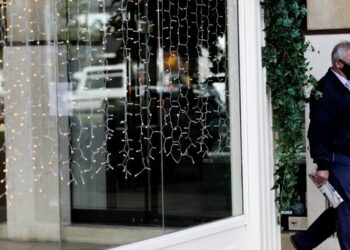 Γεωργιάδης για λιανεμπόριο: Εχουμε σχέδιο για μερική λειτουργία με κανόνες