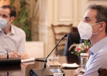 Τηλεδιάσκεψη υπό τον Πρωθυπουργό Κ. Μητσοτάκη για το σχέδιο εμβολιασμού κατά του COVID-19