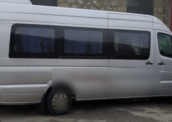 Φλώρινα: Μετέφεραν παράνομα με μικρό λεωφορείο 11 παράτυπους μετανάστες, έναντι αμοιβής – Δύο συλλήψεις