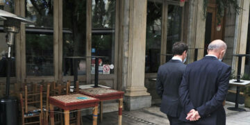 Lockdown: Ανακοινώσεις Πέτσα για τον οδικό χάρτη των εορτών -Τι θα παραμείνει κλειστό
