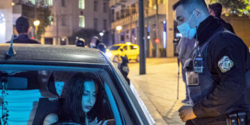 Πέτσας: Ποιοι θα εξαιρεθούν για μετακίνηση σε άλλο νομό -Τι θα ισχύει με τα SMS