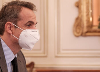 Συσκέψεις στο Μέγαρο Μαξίμου: Ολα έτοιμα για τους εμβολιασμούς -Καθοριστικό να τηρηθούν τα μέτρα στις γιορτές