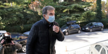 Κορωνοϊός: Εκτακτη σύσκεψη Χρυσοχοΐδη στη Δυτική Αττική -Αν χρειαστεί θα σφραγισθούν περιοχές, ακόμη και σπίτι-σπίτι