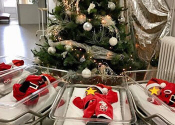 Εικόνες που σε κάνουν να λιώνεις: Στο Κιλκίς έντυσαν νεογέννητα βρέφη… αγιοβασιλάκια [εικόνα]