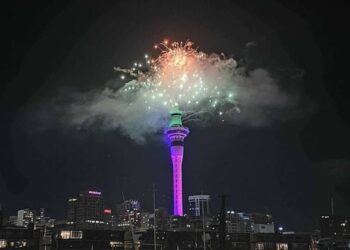 Με πολυπληθείς εκδηλώσεις υποδέχτηκαν το 2021 στην Covid-free Νέα Ζηλανδία