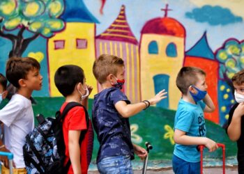 Γιατί τα παιδιά κινδυνεύουν λιγότερο από τον Covid- 19;