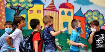 Γιατί τα παιδιά κινδυνεύουν λιγότερο από τον Covid- 19;