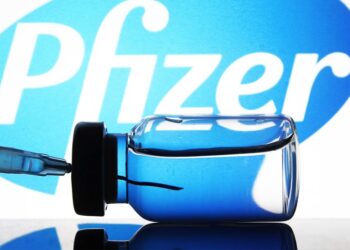 Κορωνοϊός: Η Βρετανία ενέκρινε το εμβόλιο της Pfizer/BioNTech