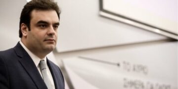 Κορωνοϊός – Πιερρακάκης: Θα υπάρχει απόδειξη εμβολιασμού – Διευκρίνιση για το ρόλο των φαρμακείων