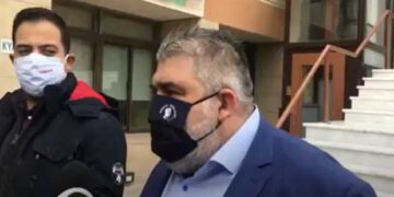 Π. Πλακεντάς: “Δεν θα γίνει η ΠΕ Κοζάνης η Ιφιγένεια της Ελλάδας” – “Δεν είμαι υγειονομικός ή αστυνομικός, είμαι αυτοδιοικητικός και απάντησα στο τι κατά την άποψή μας φταίει και δεν μειώνονται τα κρούσματα-Ελλιπής ιχνηλάτηση και ενίσχυση της αστυνομίας για ελέγχους” -VIDEO