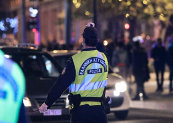 Ρεβεγιόν Πρωτοχρονιάς με απαγόρευση κυκλοφορίας, κλείσιμο δρόμων και SMS -Τι θα ισχύει