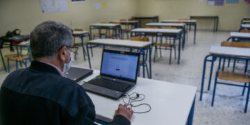 Σχολεία: Τα πιθανά σενάρια για την επιστροφή στα θρανία -Γιατί διαφωνούν οι ειδικοί