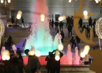 SMS για τα τραπέζια Χριστουγέννων και Πρωτοχρονιάς -Με τον κωδικό 6 οι μετακινήσεις