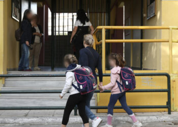 Σχολεία: Τα σενάρια για την επιστροφή των μαθητών στις τάξεις -Τι υποστηρίζουν οι λοιμωξιολόγοι