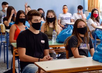 Στέλιος Πέτσας: Προτεραιότητά μας να ανοίξουν τα σχολεία – Πρωτοχρονιά με τα μέτρα των Χριστουγέννων