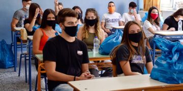 Στέλιος Πέτσας: Προτεραιότητά μας να ανοίξουν τα σχολεία – Πρωτοχρονιά με τα μέτρα των Χριστουγέννων