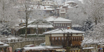 Τουρισμός: Στο χείλος του γκρεμού 2.000 καταλύματα χειμερινών προορισμών -Τι θα γίνει με τις μετακινήσεις από νομό σε νομό τα Χριστούγεννα