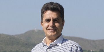 Ζήσης Τζηκαλάγιας: Φεύγουν οι μετανάστες από τα ξενοδοχεία της Καστοριάς