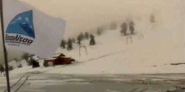 Ισχυρή χιονόπτωση από το πρωί στο χιονοδρομικό της Βασιλίτσας – Βίντεο