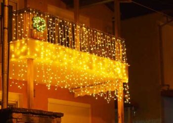 Γρεβενά: Εντυπωσιακές οι “Χριστουγεννιάτικες Γειτονιές” των Δημοτών