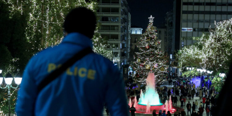 Εκπρόσωπος ΕΛΑΣ για Χριστούγεννα: Μετακινήσεις μετά τις 22:00 μόνο για λόγους εργασίας και υγείας