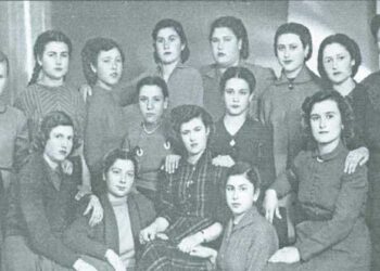 Η Σχολή Κοπτικής-Ραπτικής της Ιωάννας Κουσουντίδου, στην Πτολεμαϊδα, το 1953 – Από τη στήλη του κ. Γ. Καζαντζή στον Παλμό 15/12/2020