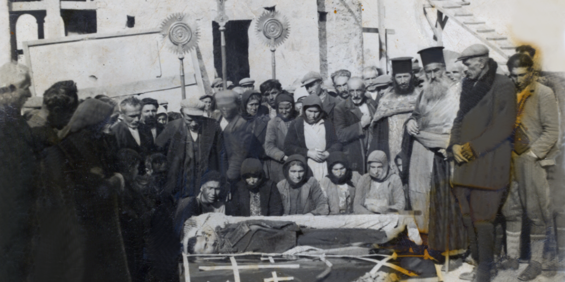 Έθιμο της φωτογράφισης με τον νεκρό- Του Παναγιώτη Μωυσιάδη