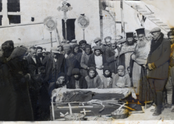 Έθιμο της φωτογράφισης με τον νεκρό- Του Παναγιώτη Μωυσιάδη