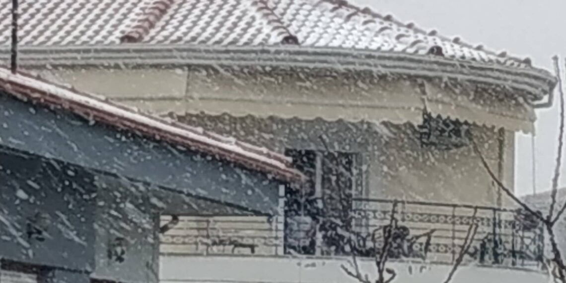 Ώρα 09:00 Έντονη χιονόπτωση αυτή την ώρα στη Κοζάνη