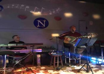 Μουσική Σκηνή “ΝΟΤΕΣ” στην Πτολεμαΐδα με το μπουζούκι του  Στάθη Αθανασιάδη