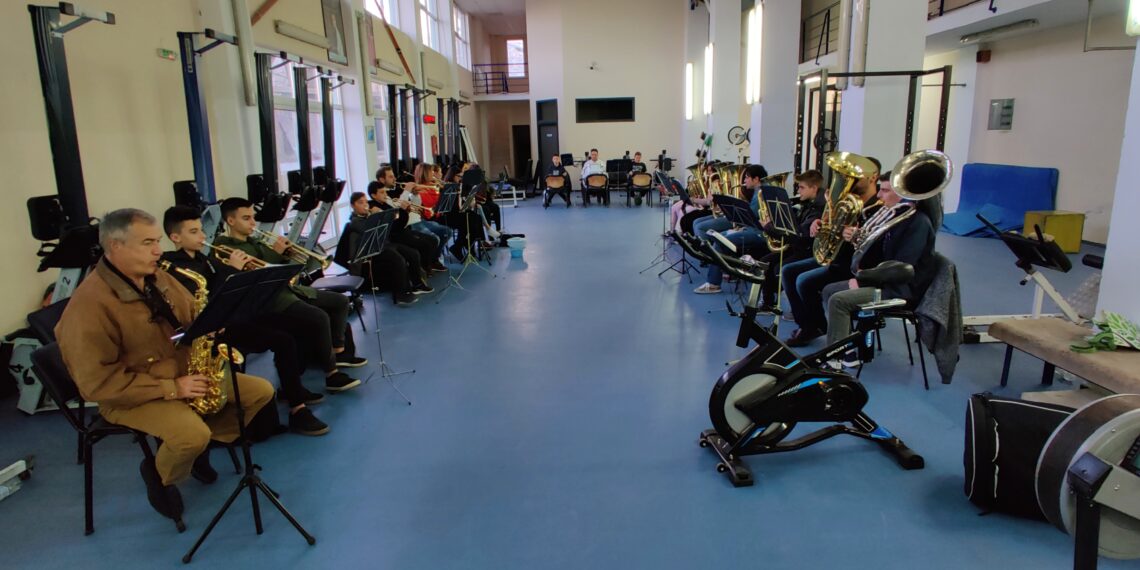 Χωρίς έδρα και παραμελημένη η Φιλαρμονική της Καστοριάς καταγγέλλει ο Αρχιμουσικός της